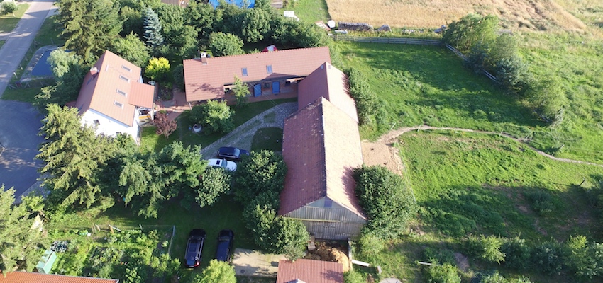 Überblick von oben über unseren Hof